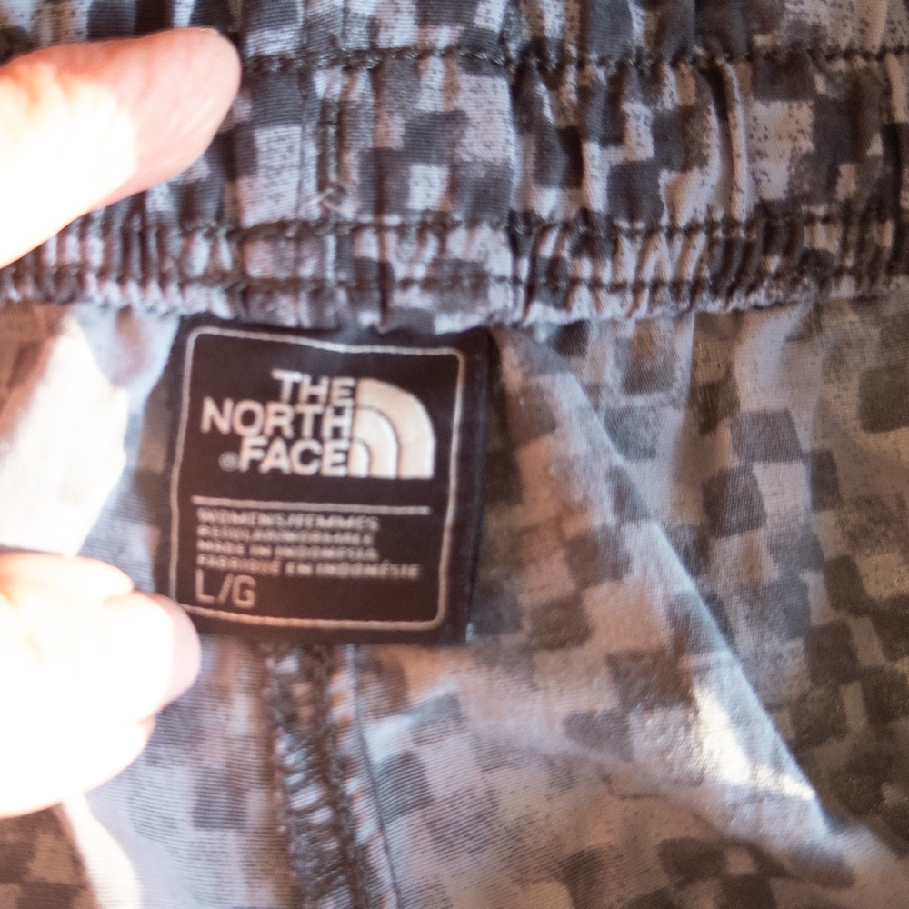 The North Face Geo Print Running Shorts with Elastic Waistband
J - Picture 4 of 5